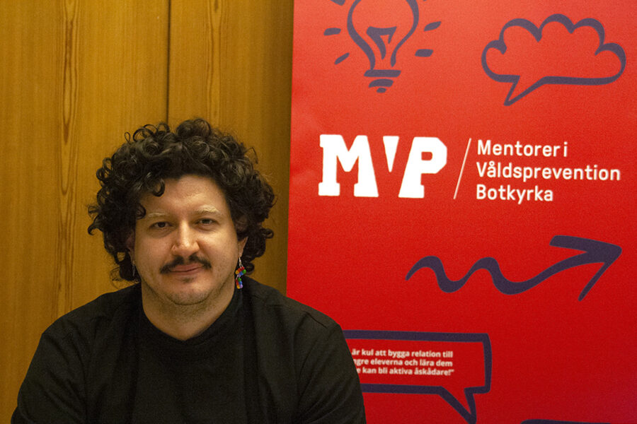 Vladan Petrovic på Våldspreventivt centrum i Botkyrka arbetar med ett våldsförebyggande mentorsprogram.
