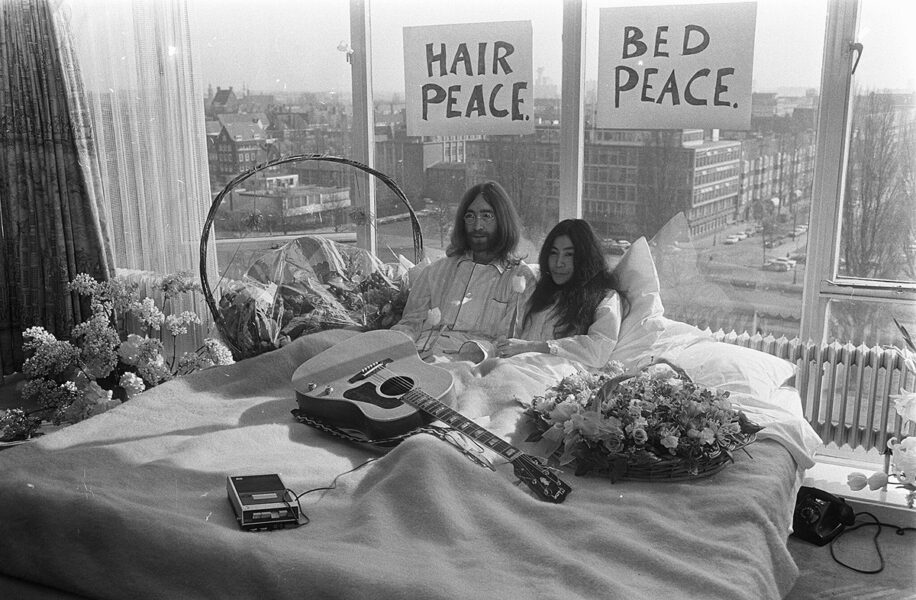 Bed-in för fred, John Lennon och Yoko Ono på Hilton Hotel i Amsterdam 25 mars 1969.