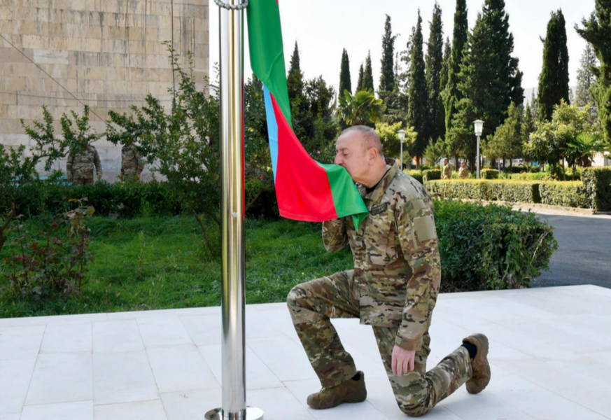Azerbajdzjans president Ilham Aliyev höjer tonen mot Frankrike.