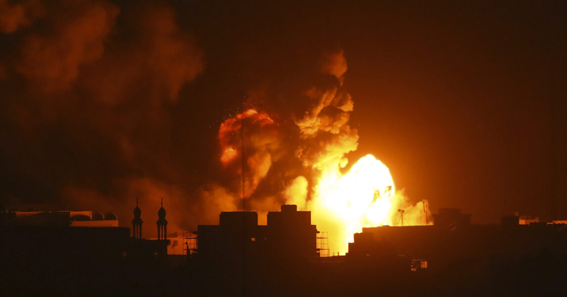 Gaza city brinner, den 5 november 2023.