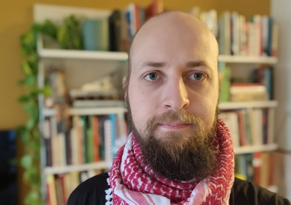 David Hallberg Jönsson, engagerad i Palestinska samordningsgruppen i Göteborg, är kritisk till hur regeringen agerar gällande Palestina.