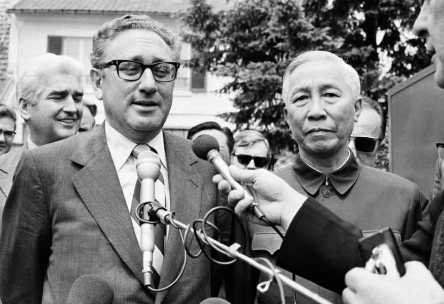  Henry Kissinger (till vänster) och Nordvietnams kommunistledare Le Duc Tho utsågs 1973 till fredspristagare.