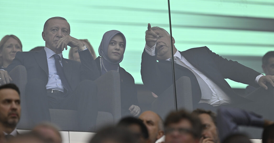 Erdoğan och Orbán ser på VM i friidrott i Budapest.