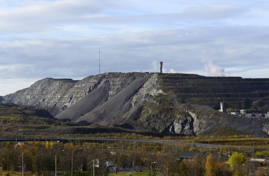 Utsikt över LKAB:s gruva i Kirunavaara.