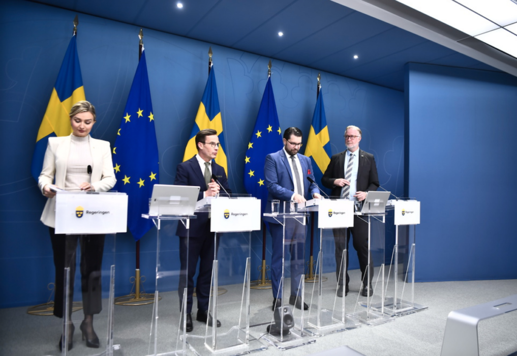 En tredjedel av regeringspartiernas väljare vill att Sverigedemokraternas också ska få ingå i regeringen.