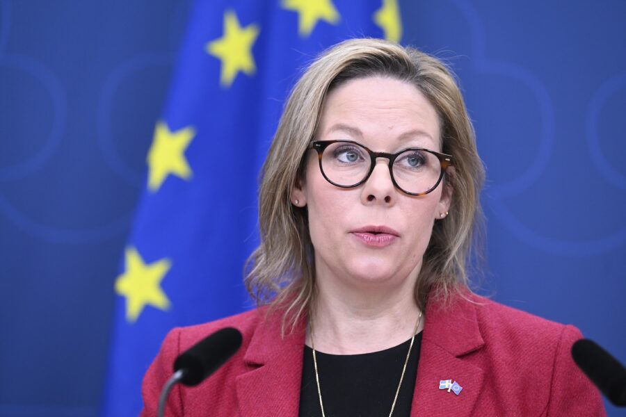Migrationsminister Maria Malmer Stenergard (M) meddelar att regeringen inte kommer att höja dagersättningen på 71 kronor för ukrainska flyktingar.