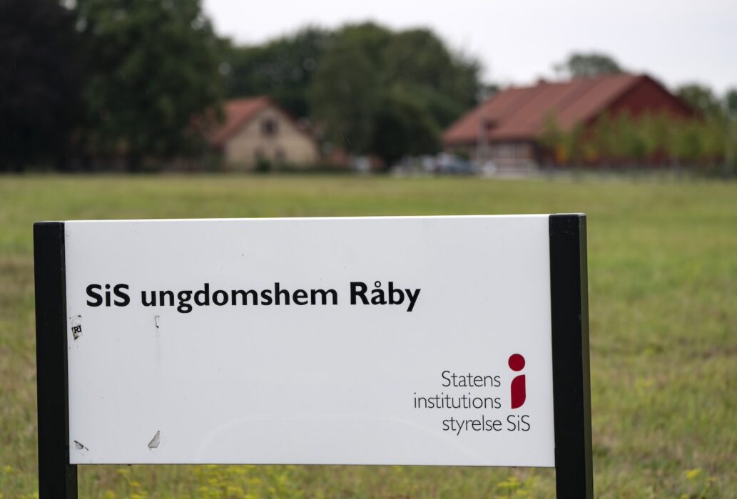 Regeringen vill att Statens institutionsstyrelse ska få utökade möjligheter att begränsa elektroniska kommunikationstjänster, enligt ett förslag till lagrådet.