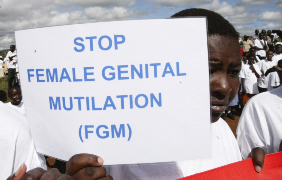 Över fyra miljoner flickor i världen över köns­stympas årligen, enligt beräkningar.