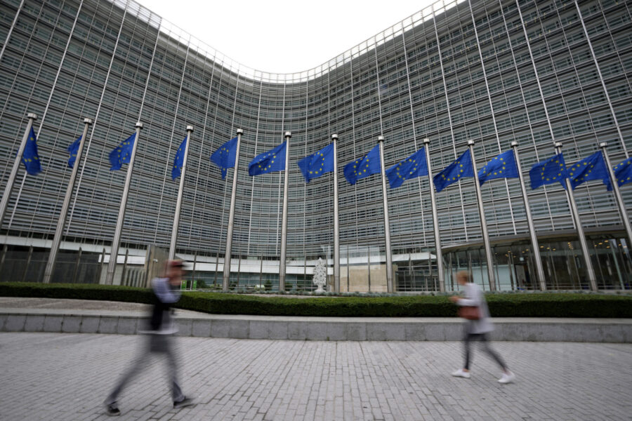 EU-kommissionen har ambitiösa mål, problemet är att deras förslag bygger på önsketänkande skriver Vänsterpartiets EU-parlamentariker Malin Björk.