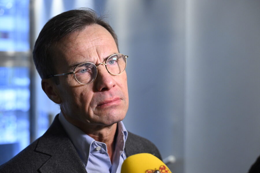 Statsminister Ulf Kristersson (M) anländer till TV4 för att delta i partiledarsamtal i TV4:s Nyhetsmorgon.
