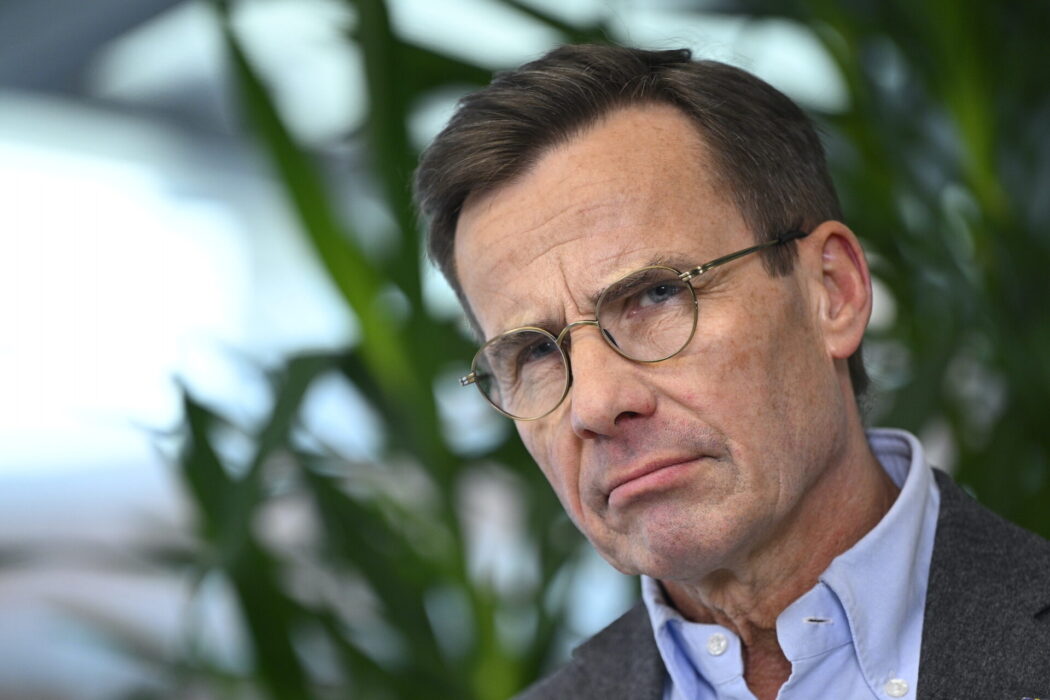 Statsminister Ulf Kristersson (M) och regeringen vill tillföra vården ytterligare resurser.