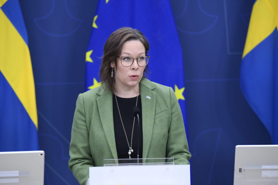 Migrationsminister Maria Malmer Stenergard (M) tog på torsdagen emot utredningen om arbetskraftsinvandring.