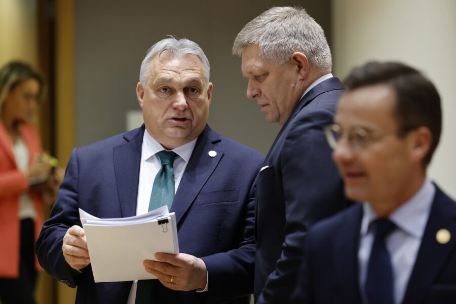 Ungerns premiärminister Viktor Orbán och Sveriges statsminister Ulf Kristersson i förgrunden.