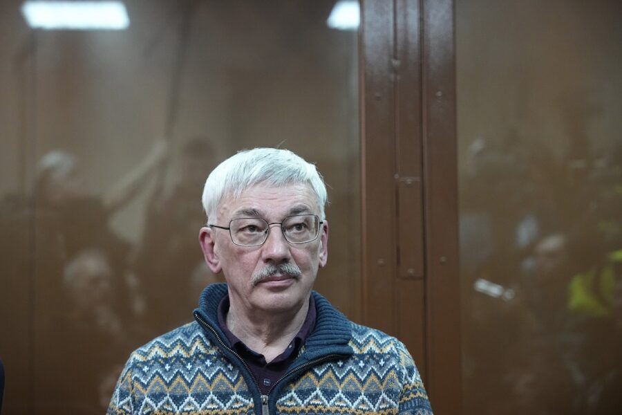 Memorial-frontfiguren Oleg Orlov döms till fängelse för att ha uttalat sig om kriget i Ukraina.