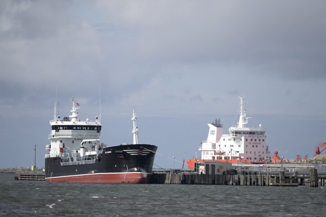Sjöfarten bidrar till en rad utsläpp till havsmiljön.