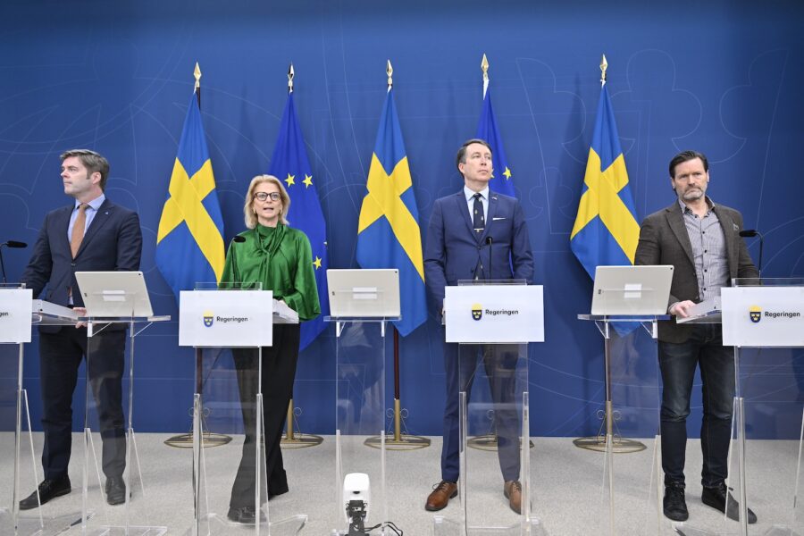 Hans Eklind (KD), finansminister Elisabeth Svantesson (M), Richard Jomshof (SD) och Martin Melin (L) under en pressträff om skarpare verktyg för Tullverket.