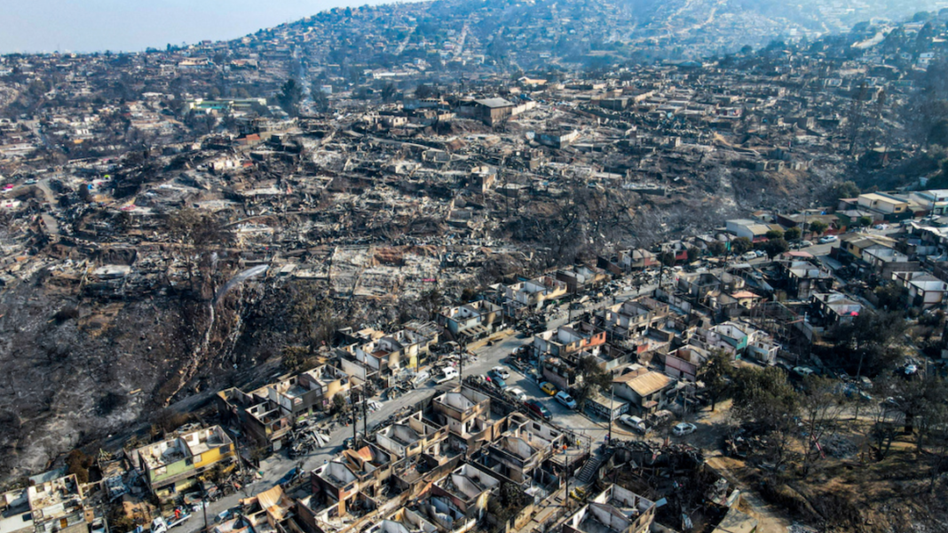 Skogsbränder har ödelagt samhället Viña del Mar i Chile.