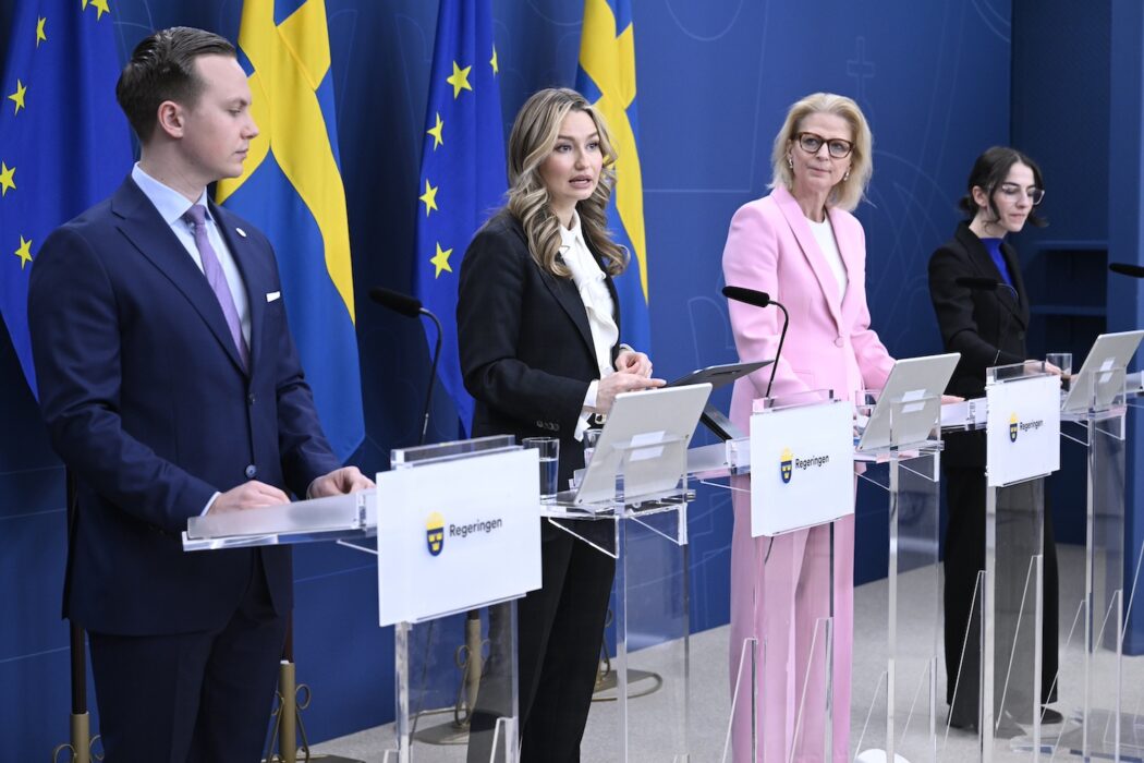Pressträff med näringsutskottets ordförande Tobias Andersson (SD), energi- och näringsminister Ebba Busch (KD), finansminister Elisabeth Svantesson (M) och klimat- och miljöminister Romina Pourmokhtari (L) om regeringens förslag till inriktning för energipolitiken.