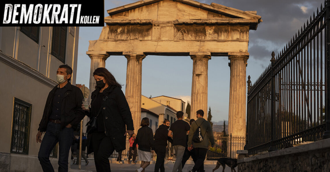 Ingången till agoran i Aten, där de första kända demokratiska omröstningarna hölls för ungefär 2 500 år sedan.