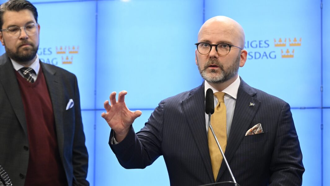 Sverigedemokraternas partiledare Jimmie Åkesson och EU-parlamentarikern Charlie Weimers från samma parti.