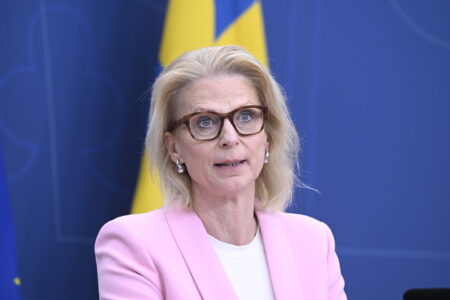 Elisabeth Svantesson, finansminister.