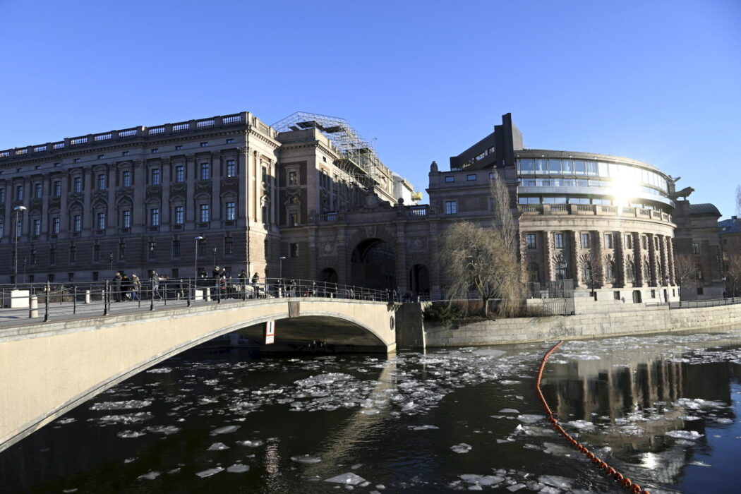 ”I dag justerades betänkandet Förbättrade möjligheter att ändra kön i Socialutskottet och vi är närmare en förbättring av transpersoners rättigheter”, skriver riksdagsledamöter från V, C och MP på Expressens debattsida den 4 april.