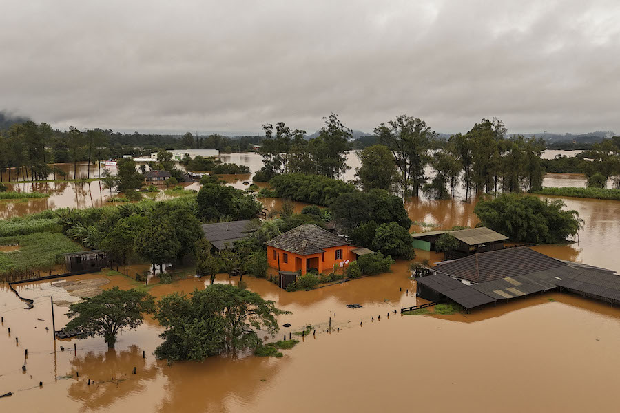 Översvämmad by i Brasilien