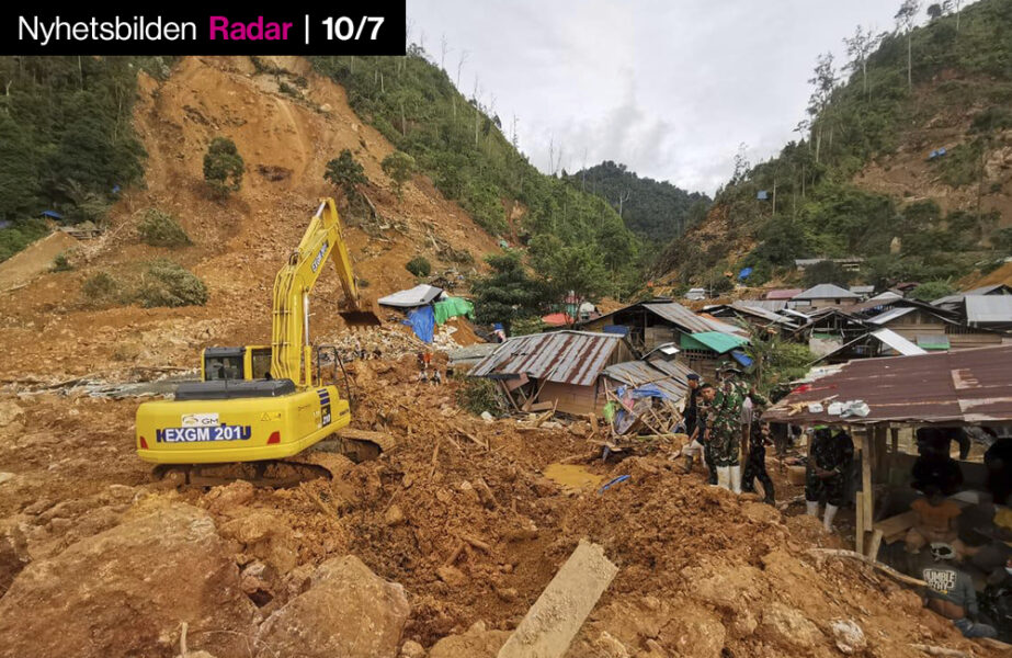 Oupphörliga regn stoppade idag sökandet efter 30 personer som tros ha fastnat under ett jordskred som slukade en otillåten guldgruva på ön Sulawesi i Indonesien under helgen och dödade minst 23 människor.