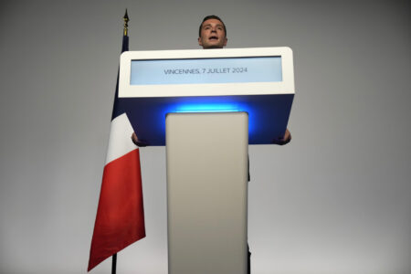 Jordan Bardella håller tal