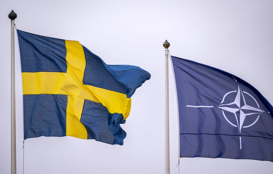 Den svenska flaggan och Nato-flaggan, hissade bredvid varandra i samband med Sveriges Nato-inträde i mars i år.