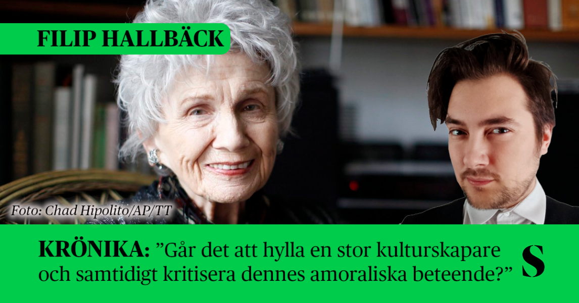 Alice Munro vid en bokhylla. Artikelskribenten i förgrunden.