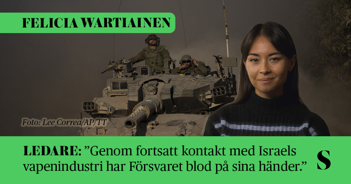 Soldater med skjutvapen på en stridsvagn.