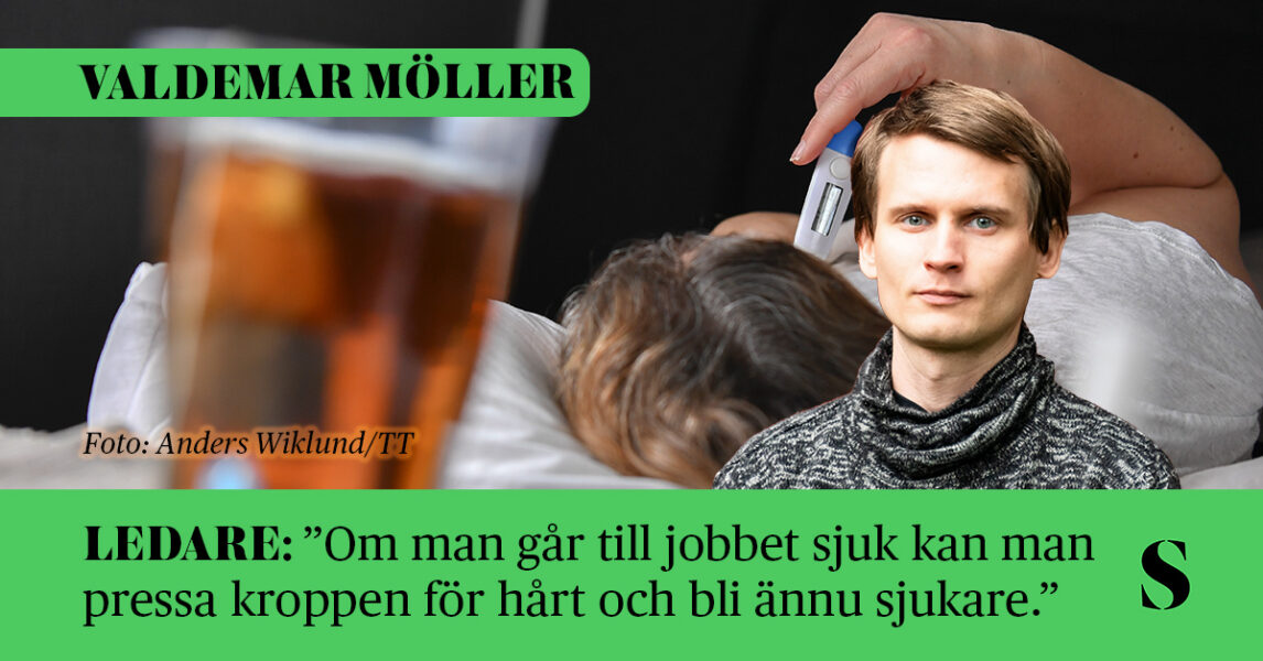 Ett glas med te och en person som tar tempen. Skribenten i förgrunden.