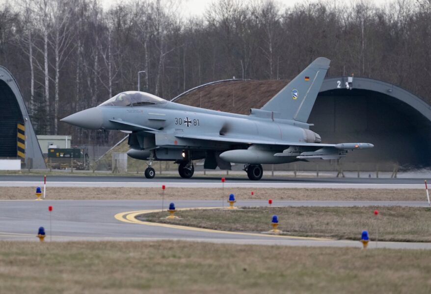 I samband med presskonferensen nämnde Olaf Scholz att Tyskland överväger att öka sina försvarsexporter till Turkiet, inklusive eventuella försäljningar av stridsflygplan, som Eurofighter.