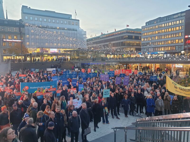 Demonstranter på Sergels torg.