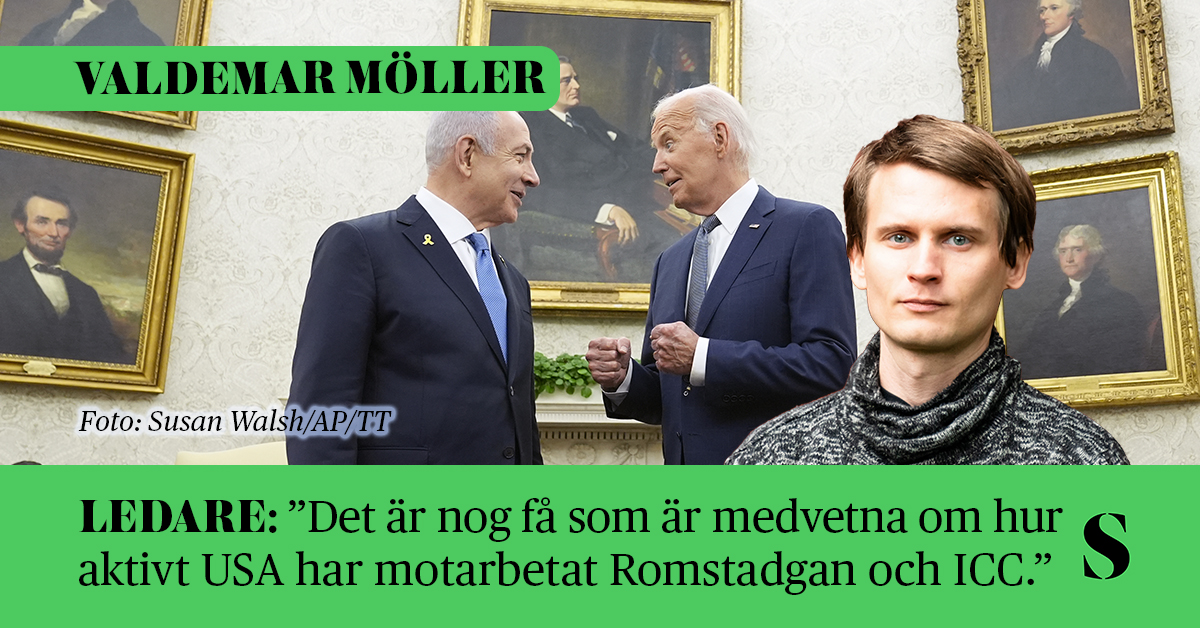 Netanyahu och Biden skakar hand. Skribenten i förgrunden.