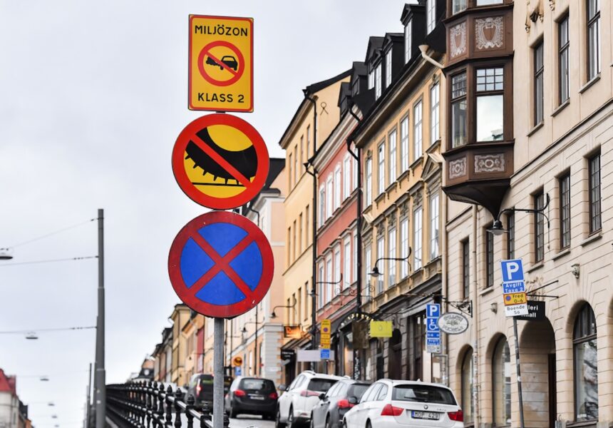 Införandet av Stockholms nya miljözon försenas.