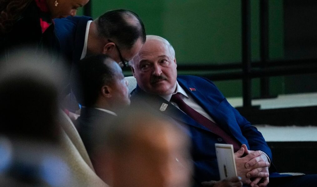 Vitrysslands president Alexander Lukashenko talar under ett plenarsammanträde vid FN:s klimattoppmöte COP29, tisdagen den 12 november 2024 i Baku, Azerbajdzjan.