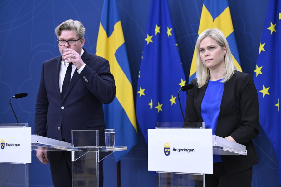 Justitieminister Gunnar Strömmer (M) och jämställdhetsminister Paulina Brandberg (L) presenterade nya åtgärder mot mäns våld mot kvinnor under måndagen.