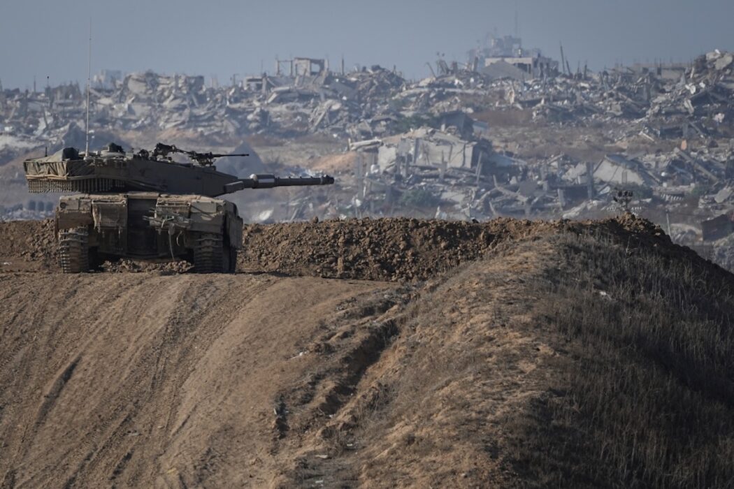 Amnesty International anklagar Israel för att begå folkmord mot palestinier i Gaza.