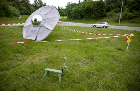 Konstinstallation Ufo