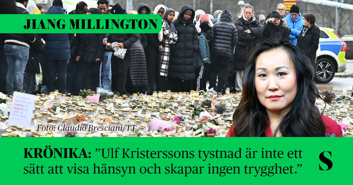 Ett hav av blommor och sörjande människor. Skribenten i förgrunden.