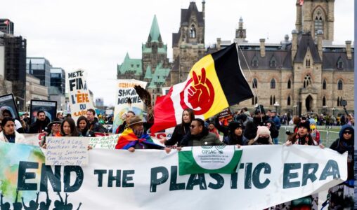 Protest mot plastförororeningar.