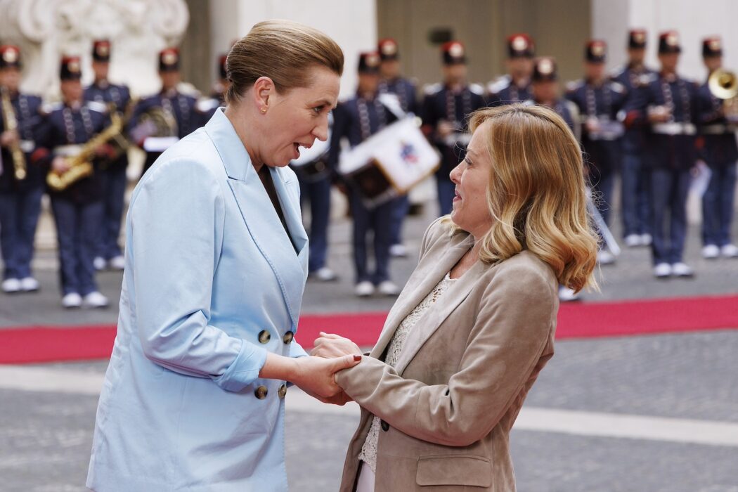 Mette Fredriksen och Giorgia Meloni träffas i Rom.