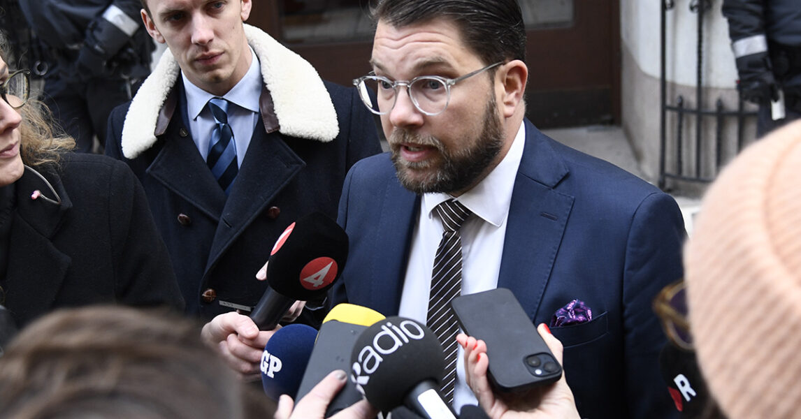 ”Det verkar som att Åkesson, i likhet med auktoritära ledare som Trump, Orbán och Erdoğan, tycker att det är en rimlig väg framåt.”