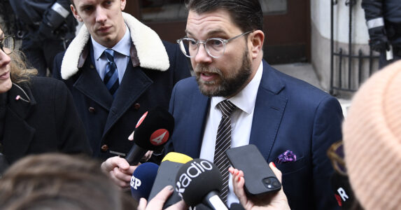 Jimmie Åkesson intervjuas.