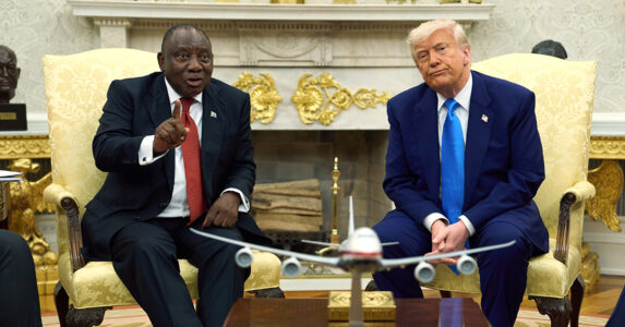 Sydafrikas och USA.s presidenter i Ovala rummet i Vita huset.