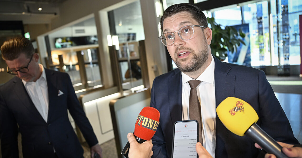 Jimmie Åkesson intervjuas.