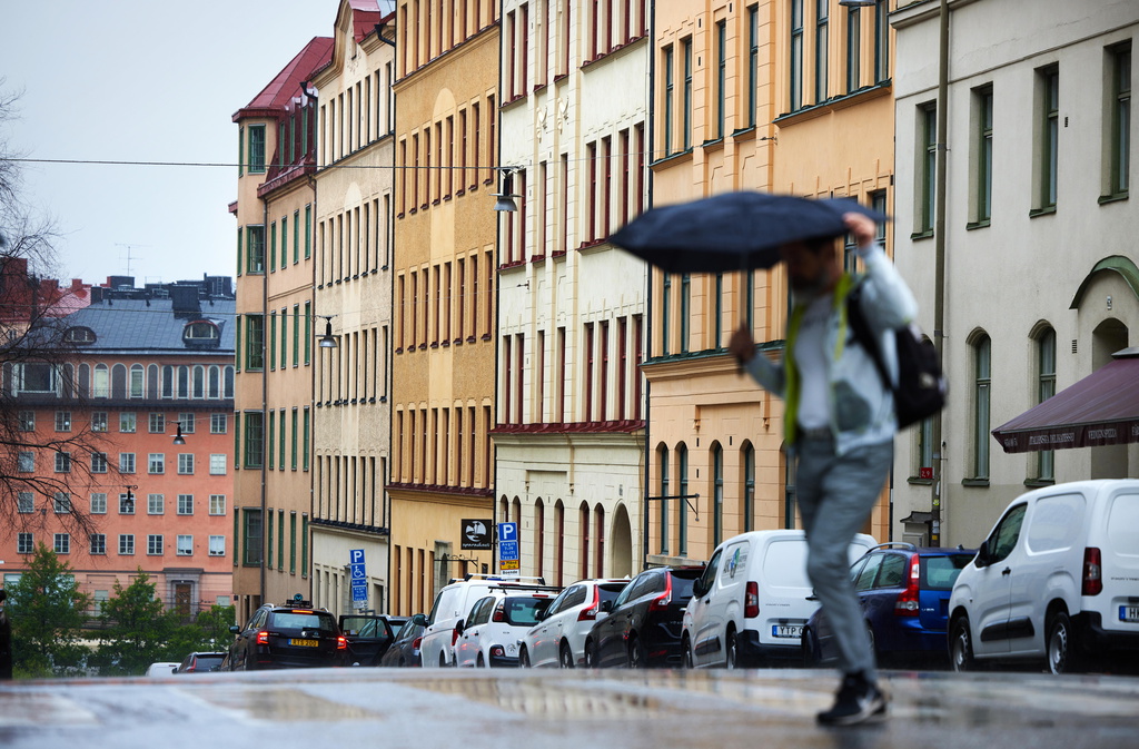 En ny rapport visar att kvinnor i större utsträckning än män är beroende av hyresrätter.