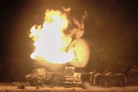 Brinnande oljetanker